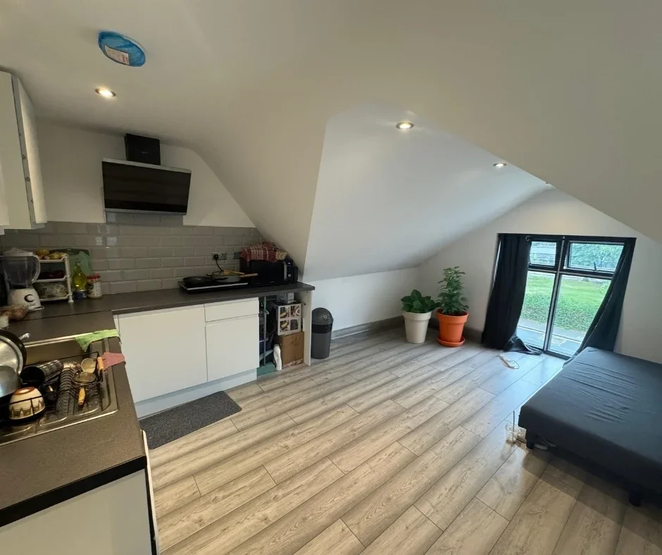 Flat Cranbrook Road in Greater London