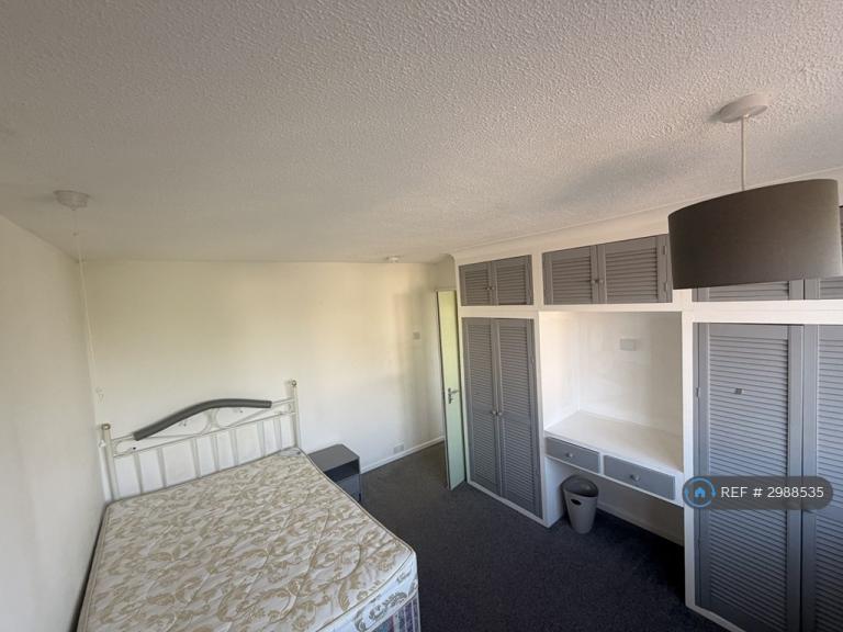 Room Ensbury Avenue in Bournemouth