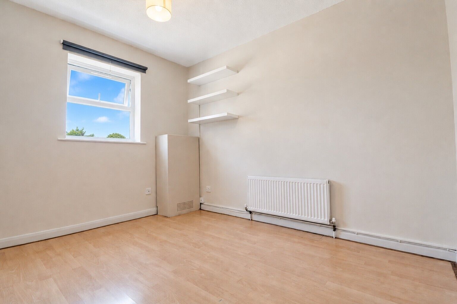 Flat Saffron Road in High Wycombe