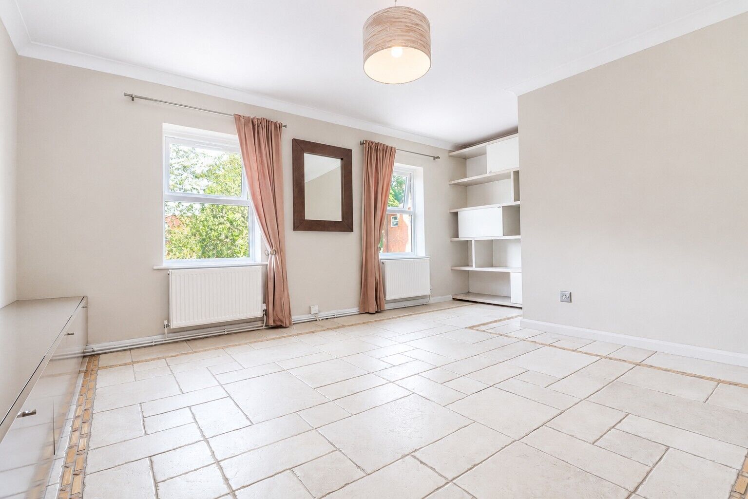 Flat Saffron Road in High Wycombe