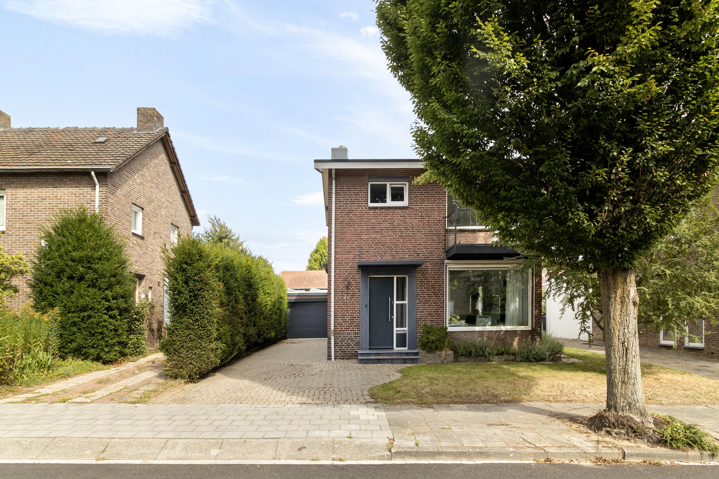Vrijstaande woning te koop: Jasparstraat 13, Geleen