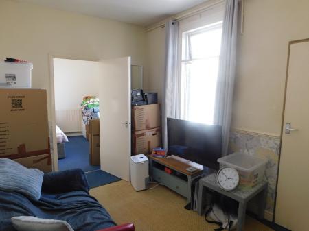 Flat West Lane in Borough of Swale