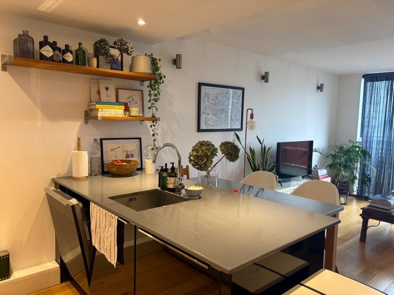 Room Barlby Road in Greater London