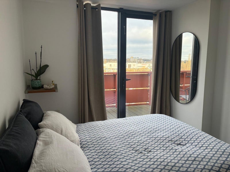 Room Barlby Road in Greater London