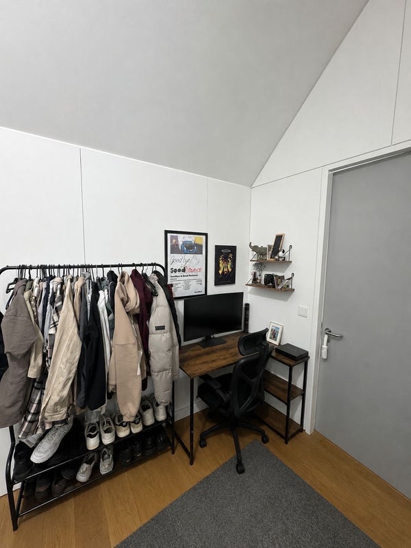 Room Senior Lane in Salford