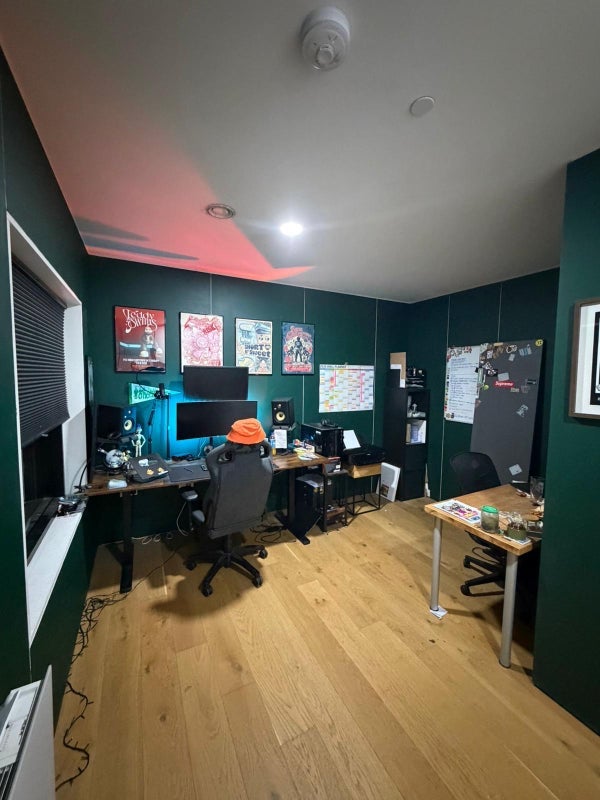 Room Senior Lane in Salford