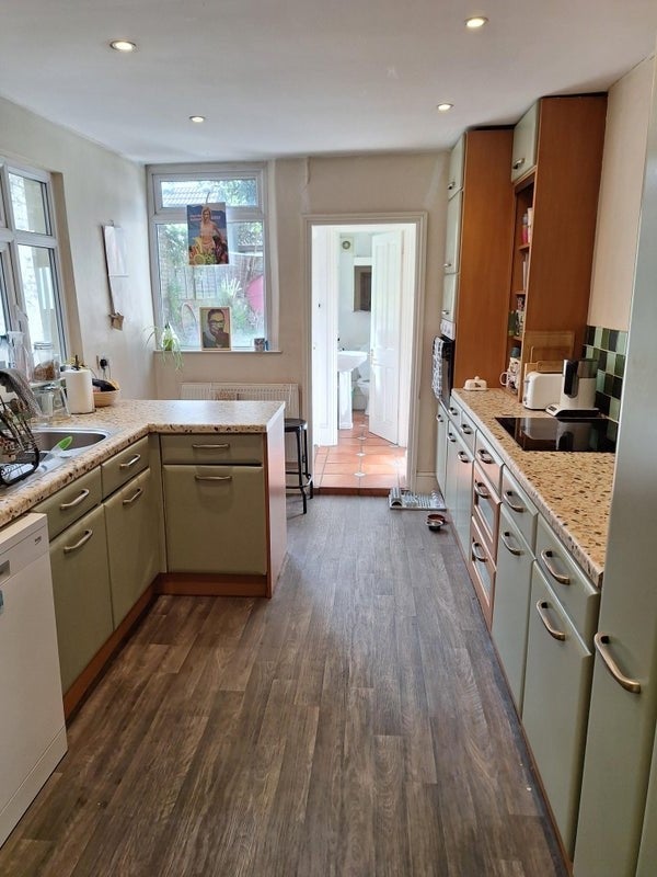 Room Fairfield Road in Greater London