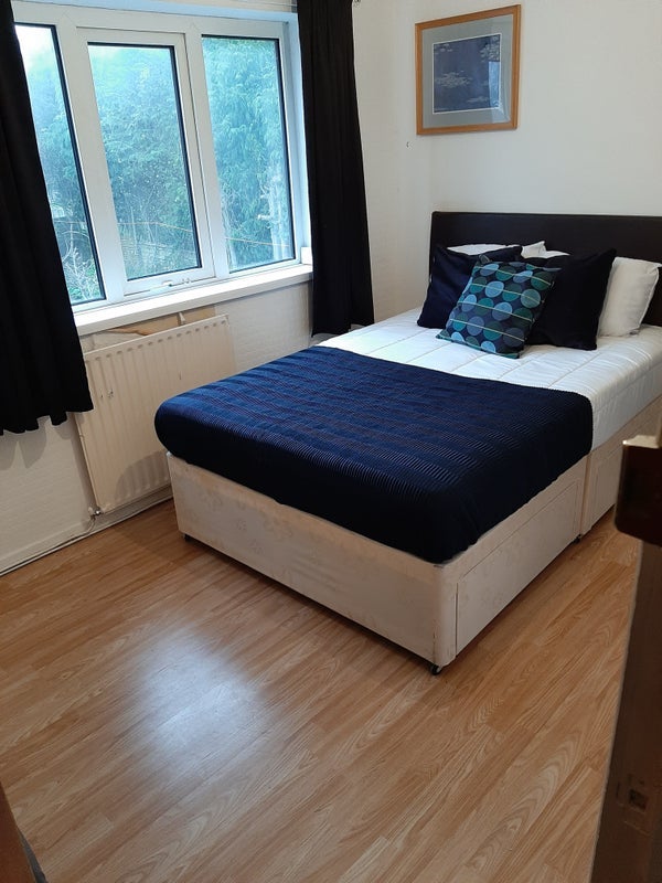 Room Nickson Road in Coventry