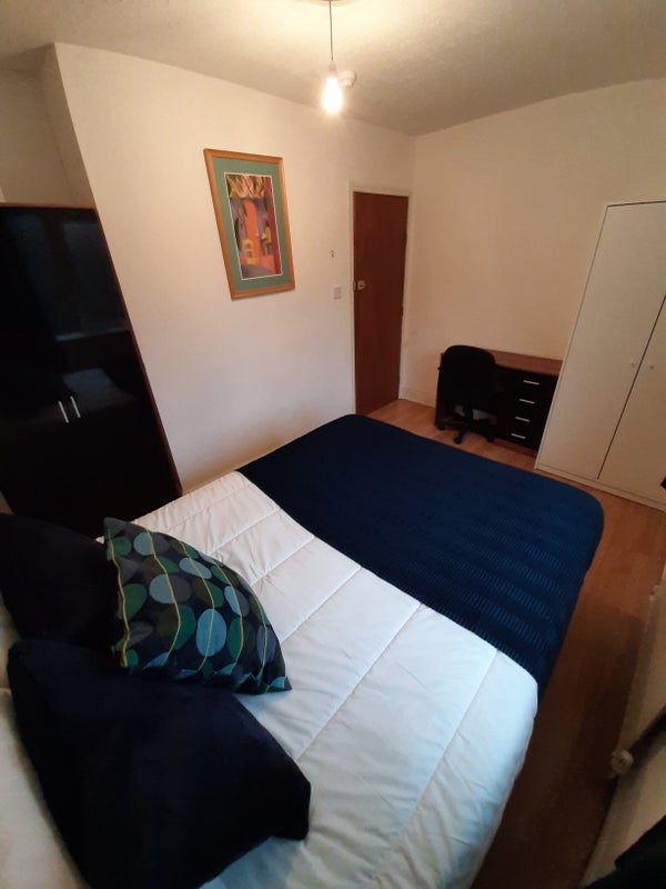 Room Nickson Road in Coventry