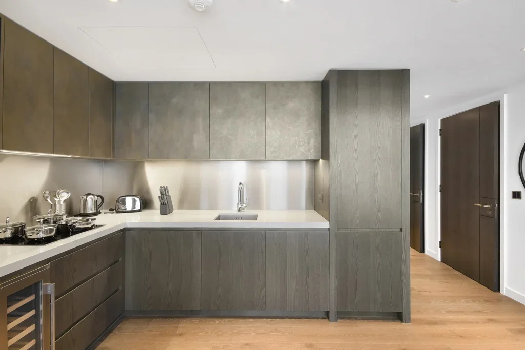 Flat Carnation Way in Greater London
