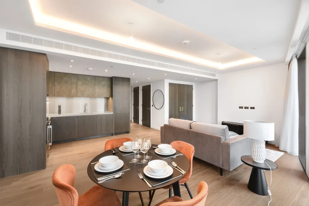 Flat Carnation Way in Greater London