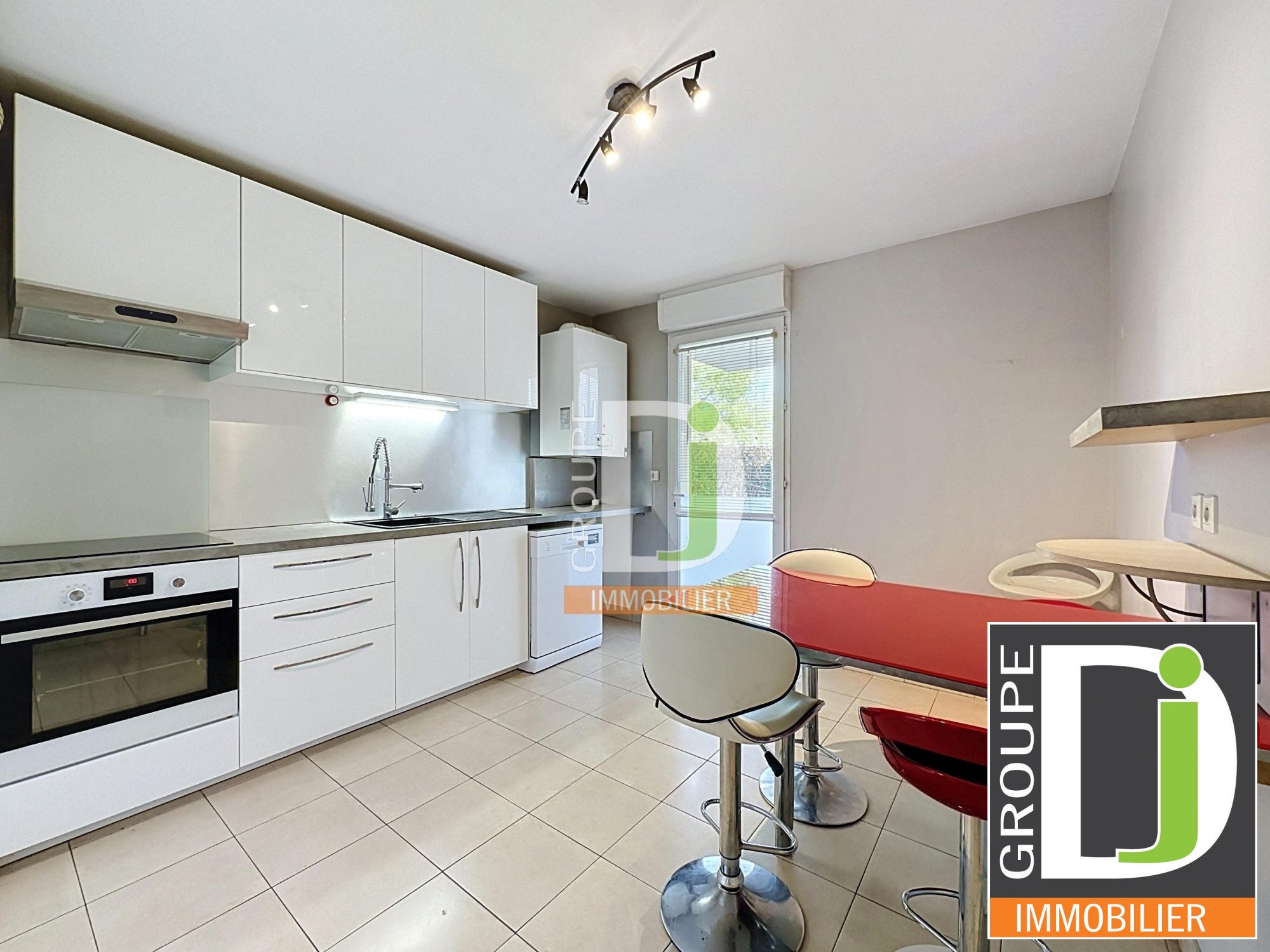 Flat Rue Albert Varnet in Valence