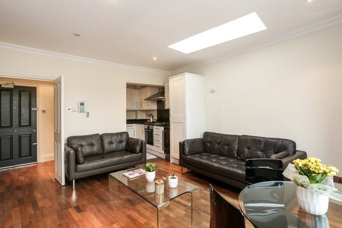 Flat Old Brompton Road in Greater London