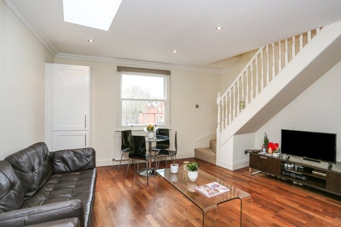 Flat Old Brompton Road in Greater London
