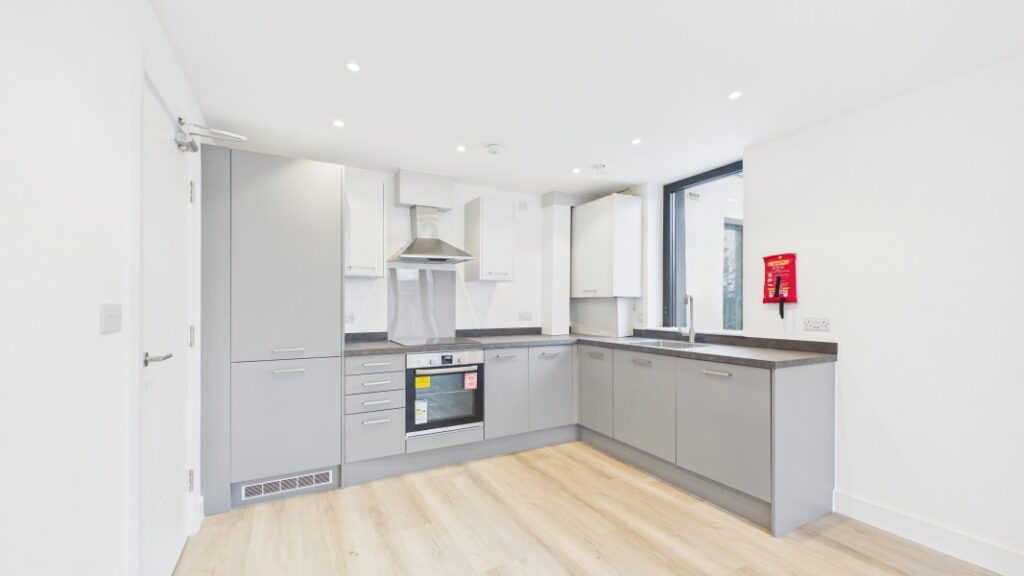 Flat Farnborough Road in Rushmoor