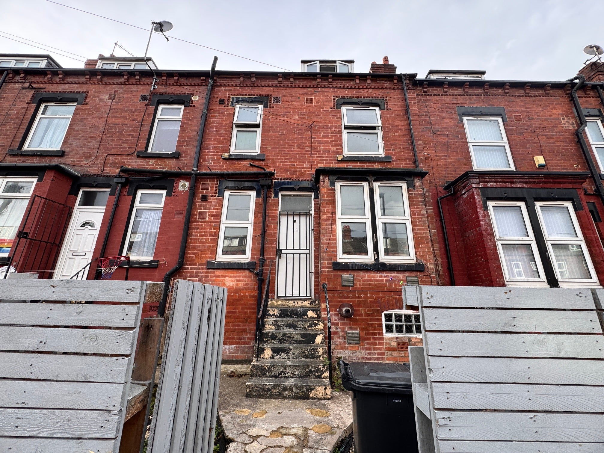 House Compton Crescent in Leeds