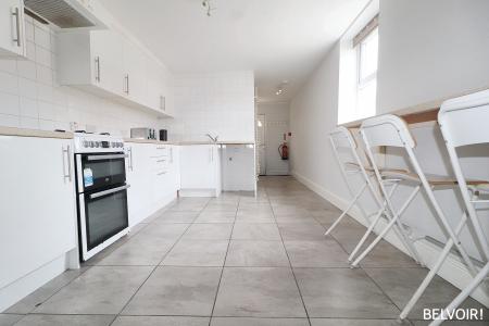 Flat Cosslett Place in Cardiff