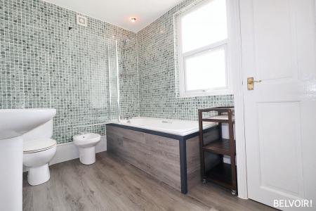 Room Cosslett Place in Cardiff