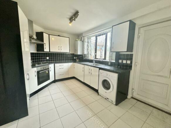 House Harvest Road in Sandwell