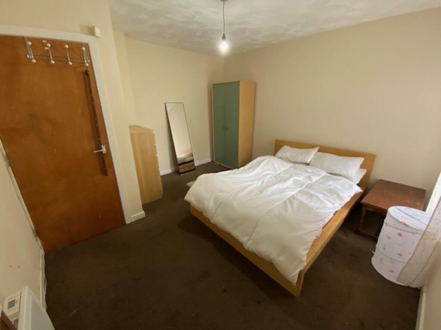 Flat Dickenson Road in Manchester