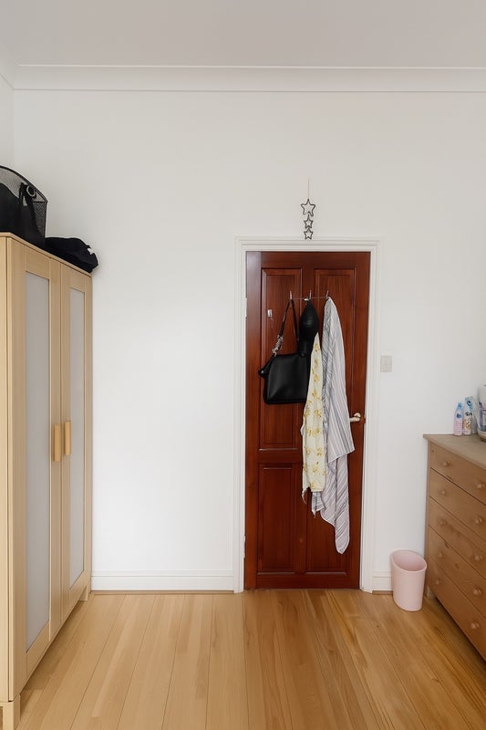Flat Haarlem Road in Greater London