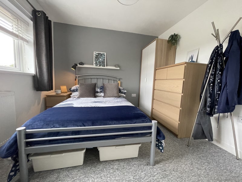 Room Lindridge Road in Metropolitan Borough of Solihull