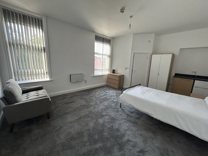 Room Manchester Road in Tameside
