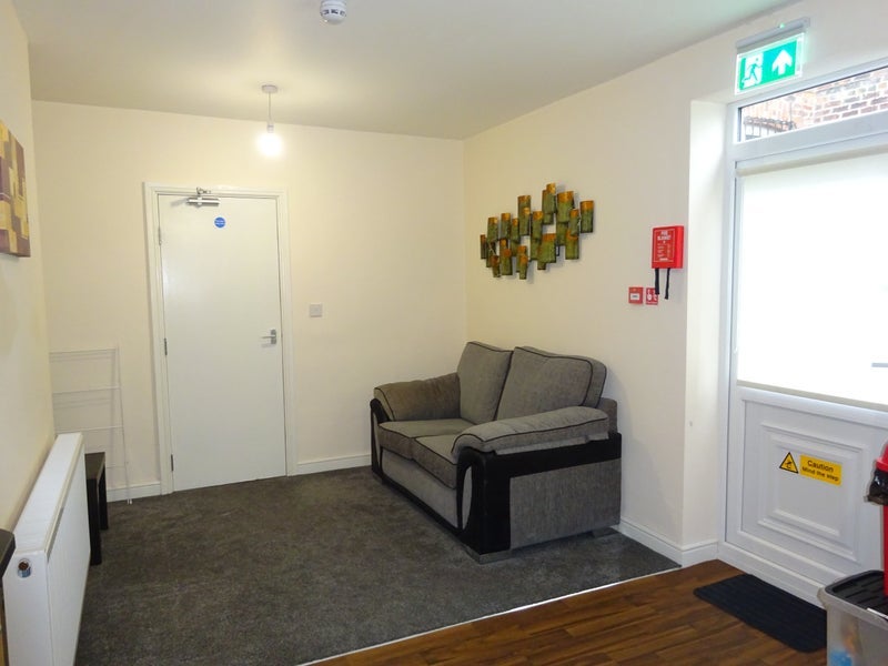 Room Manchester Road in Tameside