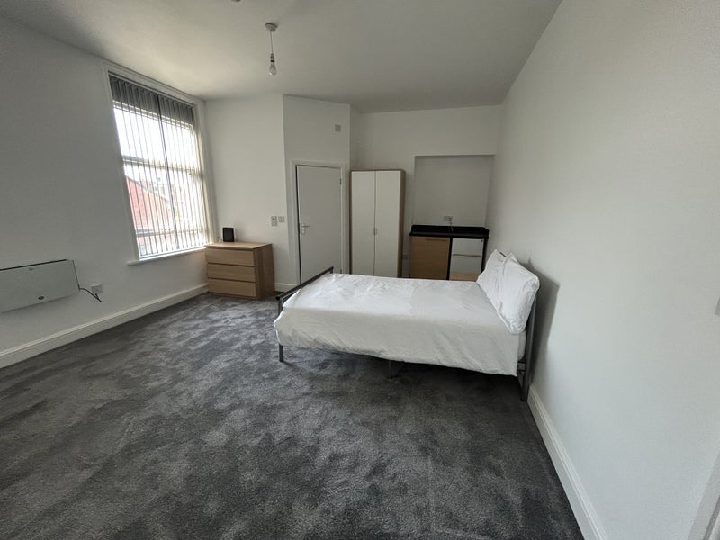 Room Manchester Road in Tameside