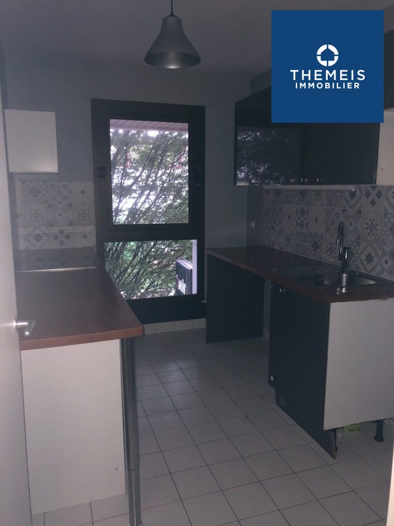 Flat Rue Chaptal in Levallois-Perret