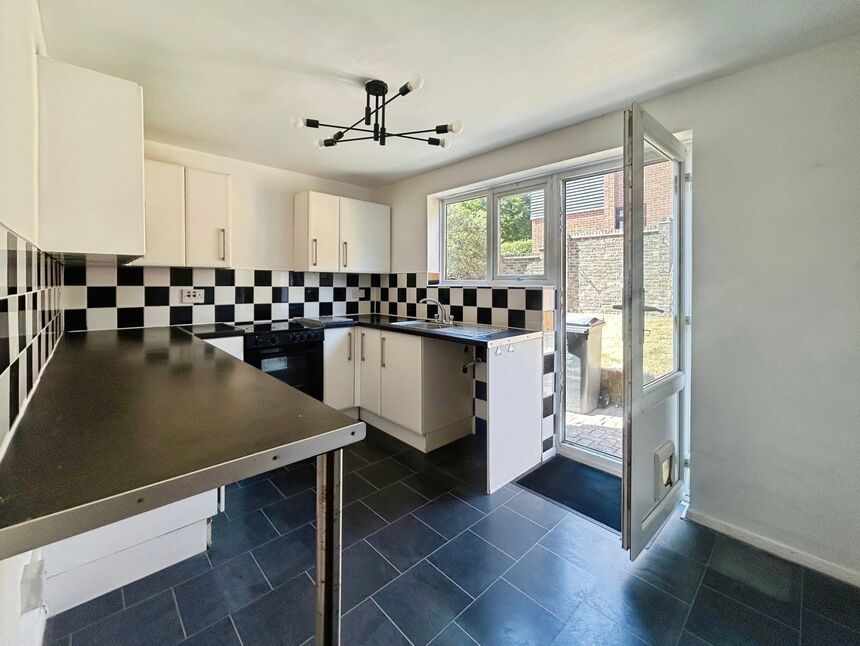 House Sheraton Court in Tonbridge and Malling
