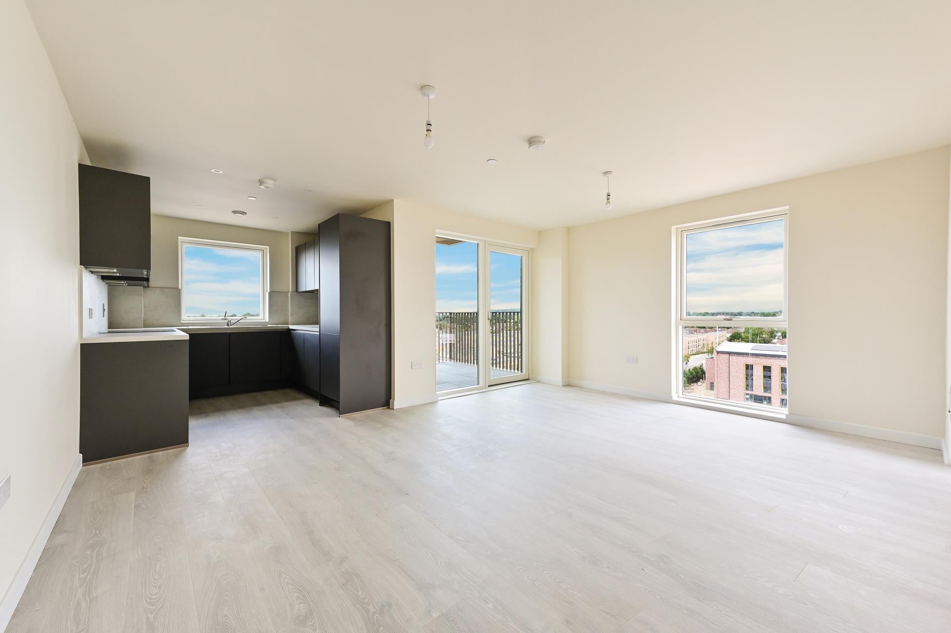 Flat Hargrave Drive in Greater London