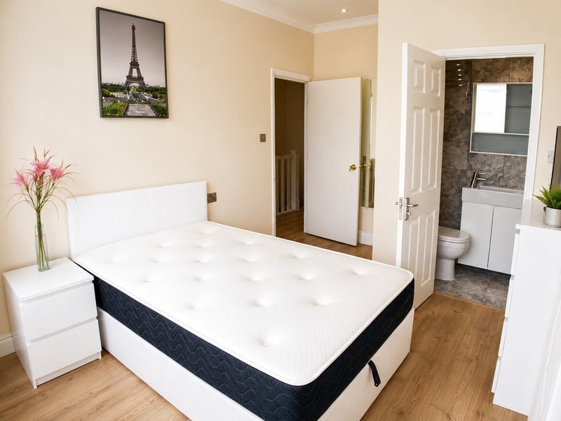 Room Federation Road in Greater London