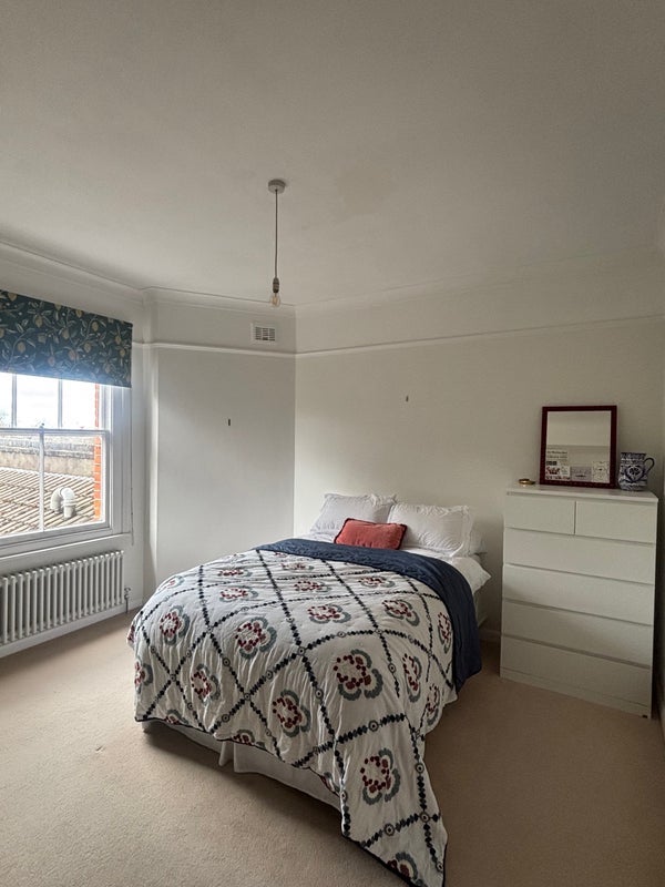 Room Thornton Avenue in Greater London