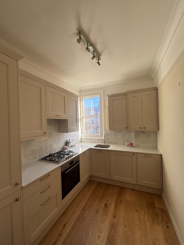 Room Thornton Avenue in Greater London