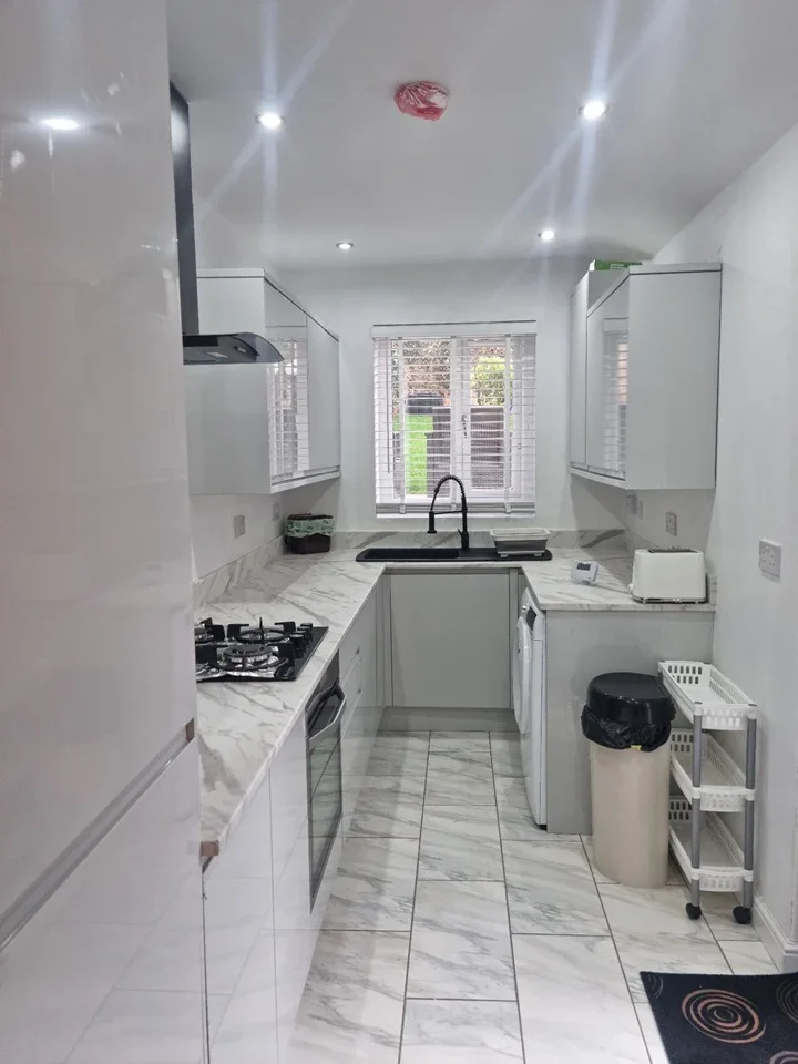 Room Caerleon Road in Newport