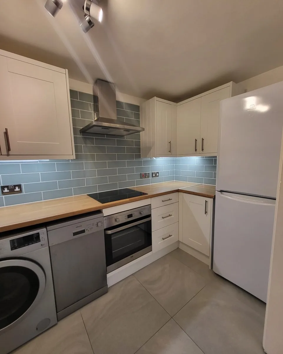 Flat Greenford Avenue in Greater London