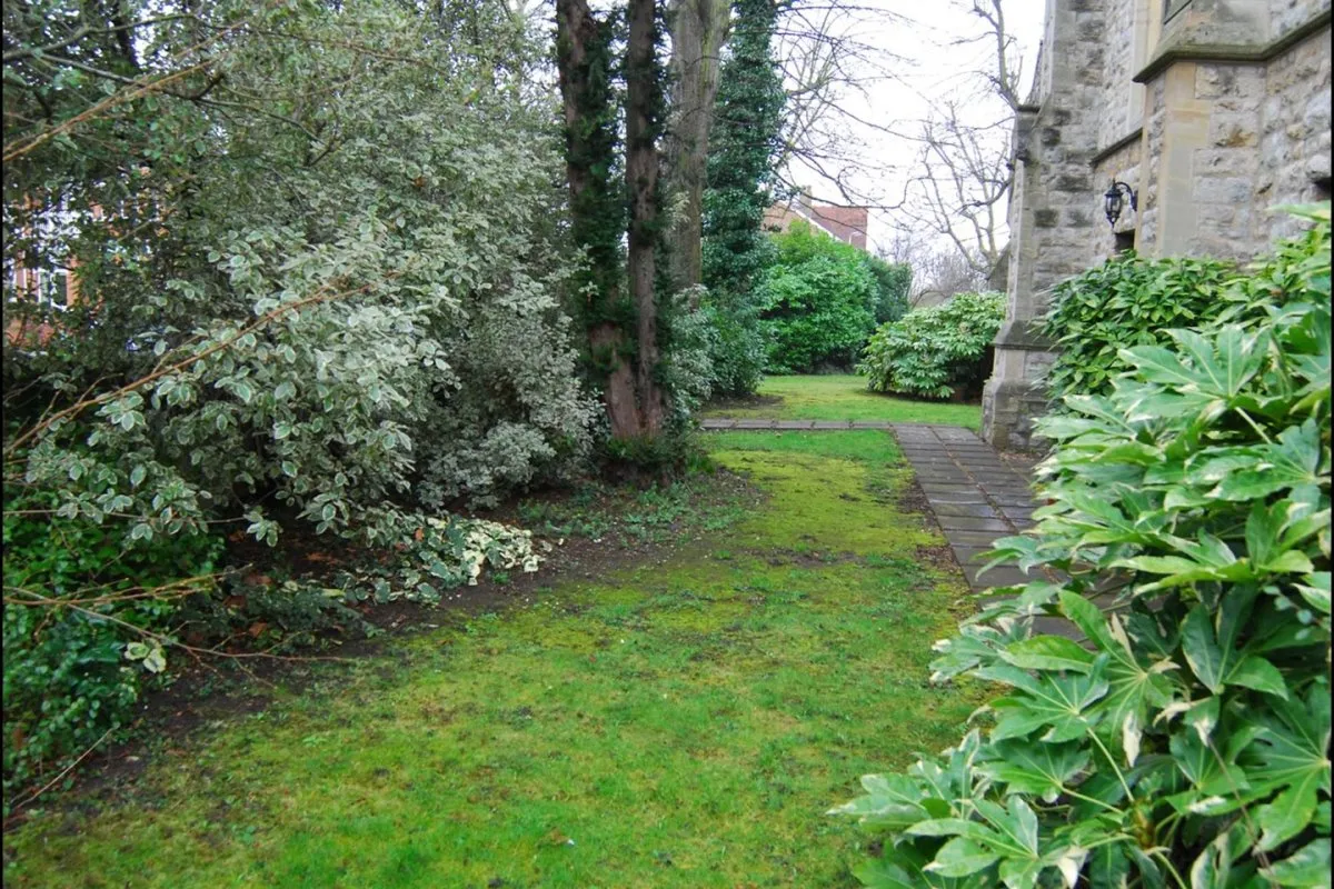 Flat Greenford Avenue in Greater London