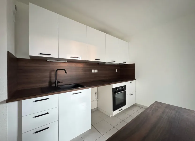 Flat Rue de la Harpe in Istres