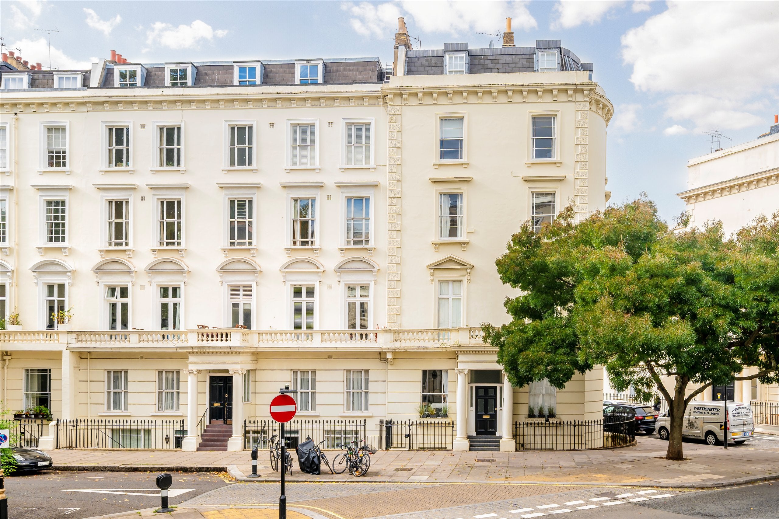 Flat St George's Square in City of Westminster