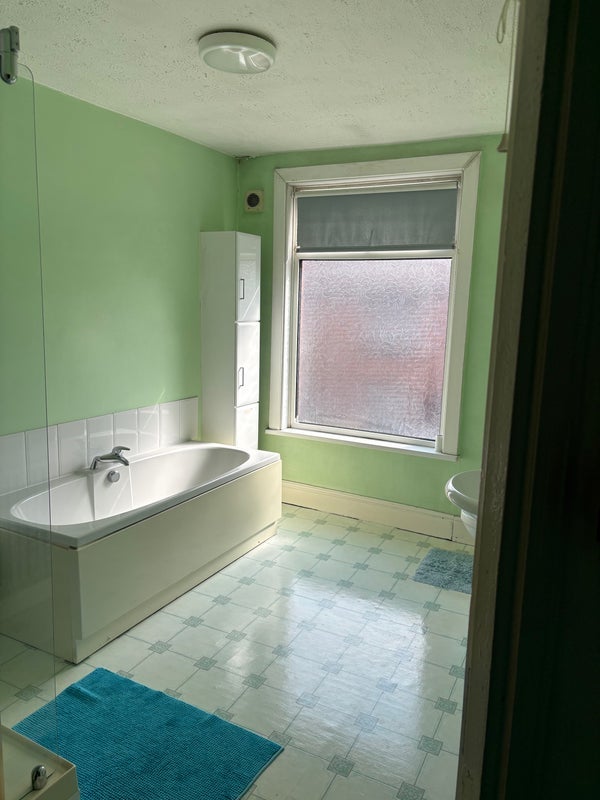 Room Back Nunington View in Leeds