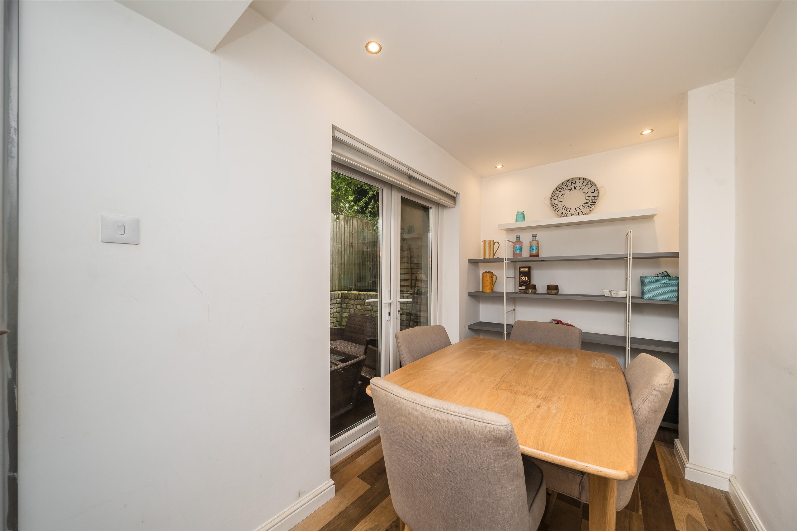 Flat Clapham Park Road in Greater London