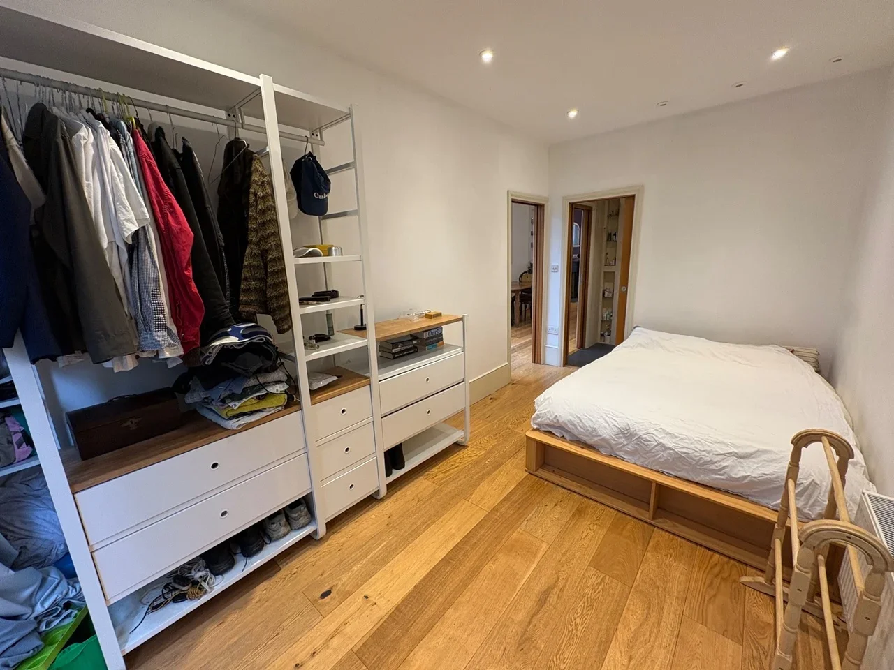 Flat Clissold Crescent in Greater London