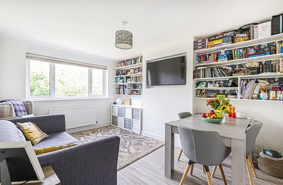 Flat Southend Lane in Greater London