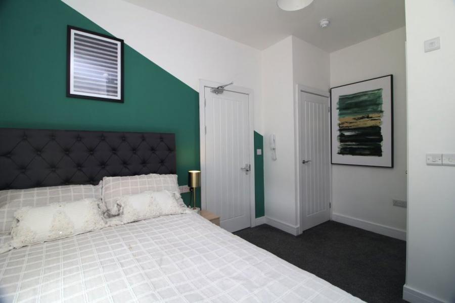 Room Staniforth Road in Sheffield