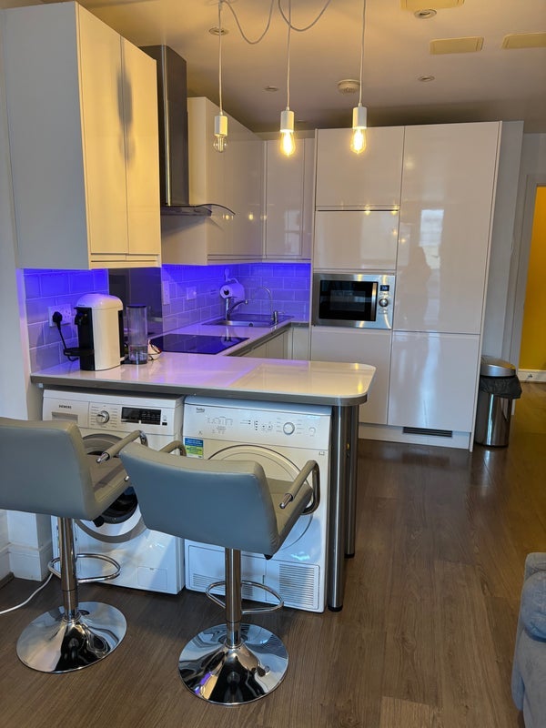 Room Brabant Road in Greater London