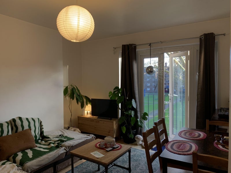 Room Whiston Road in Greater London
