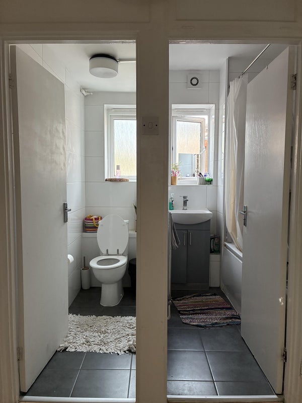 Room Whiston Road in Greater London