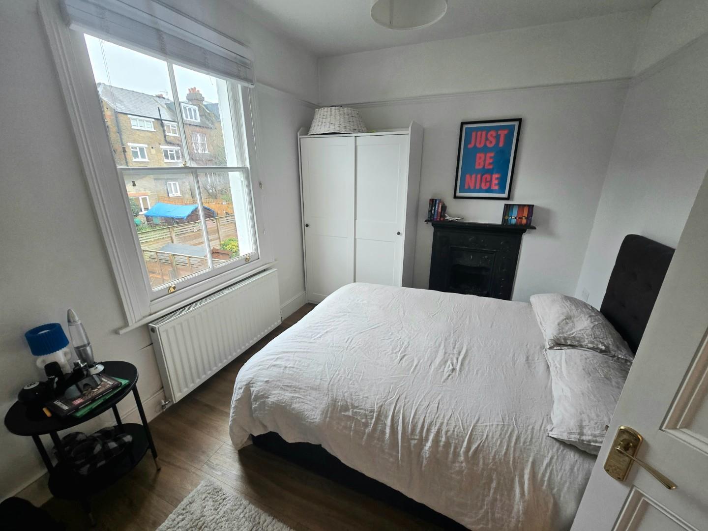 Flat Elfindale Road in Greater London