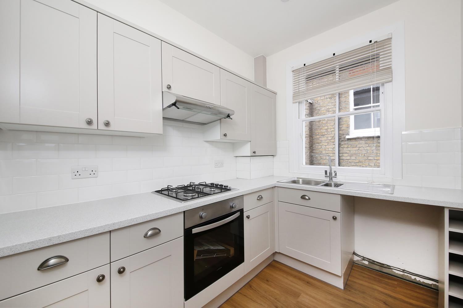 Flat Elfindale Road in Greater London